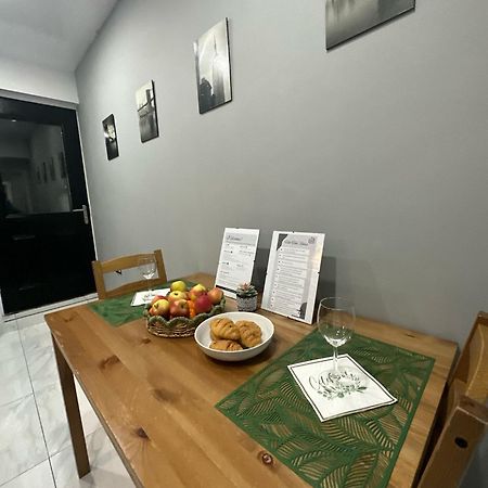 2 Bedroom Flat With Hot Tub Cardiff Buitenkant foto